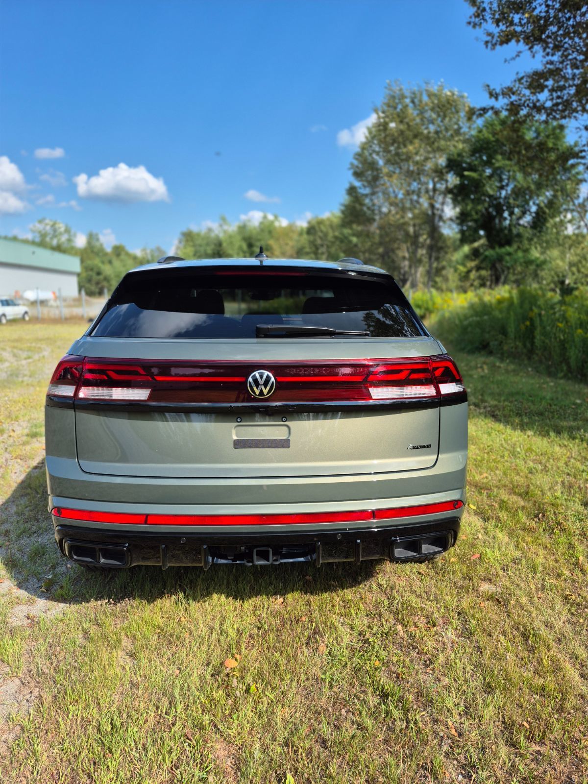 2025 Volkswagen Atlas Cross Sport Comfortline R-Line Black Edition Smarter Driving Starts Here