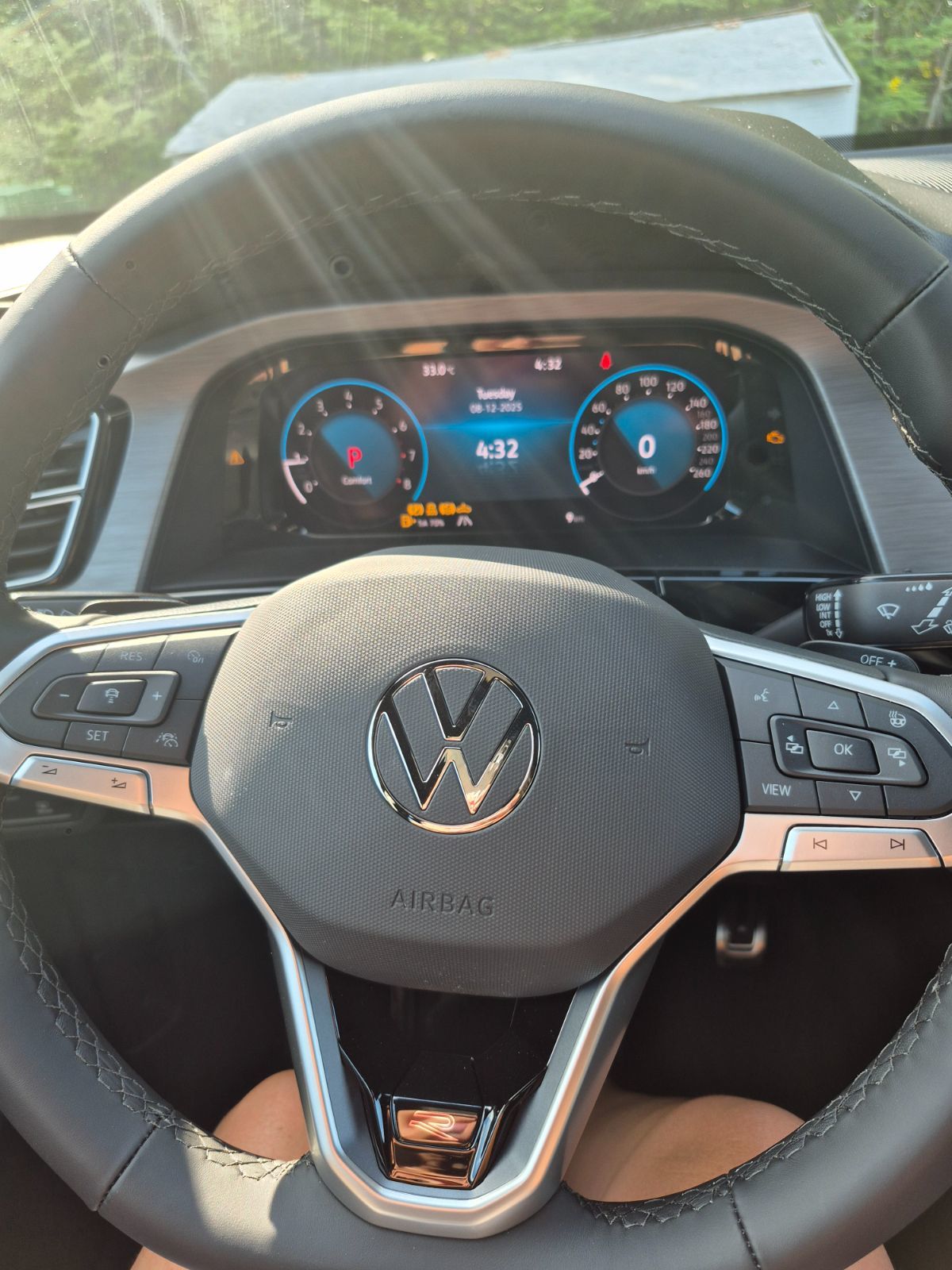 2025 Volkswagen Atlas Cross Sport Comfortline R-Line Black Edition Smarter Driving Starts Here