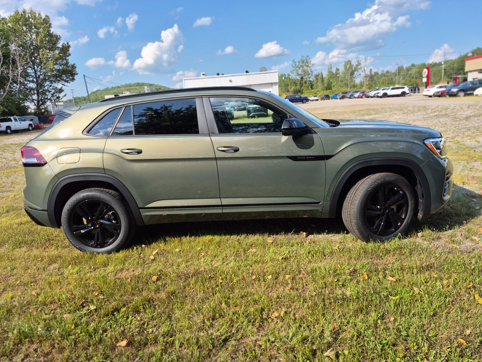 2025 Volkswagen Atlas Cross Sport Comfortline R-Line Black Edition Smarter Driving Starts Here