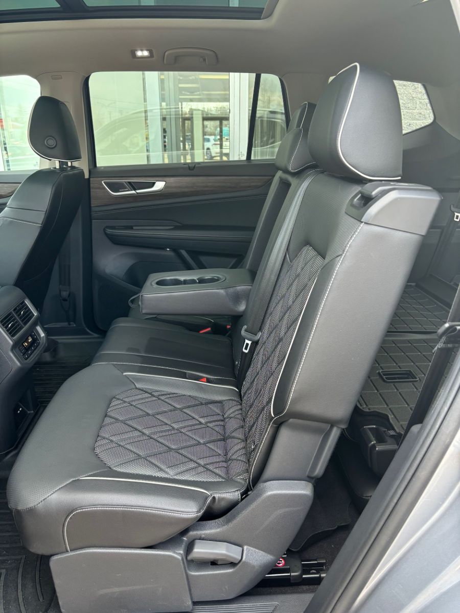 2024 Volkswagen Atlas Execline Atlas 2024: Navigate the Future