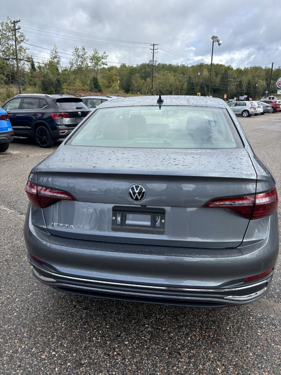 2024 Volkswagen Jetta HIGHLINE Volkswagen Jetta 2024 : La route vous attend, prenez le volant