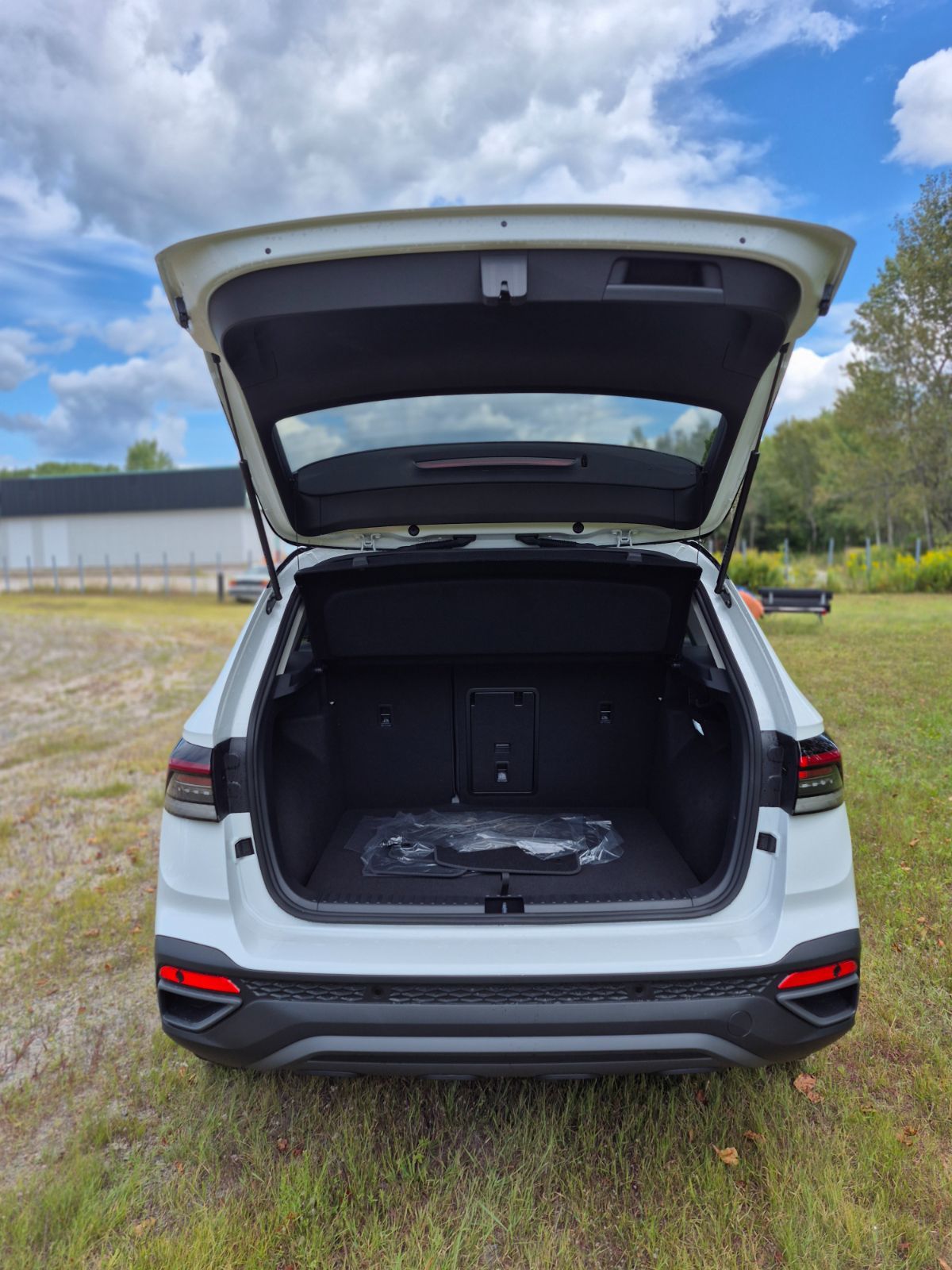 2026 Volkswagen Taos Comfortline Black Edition