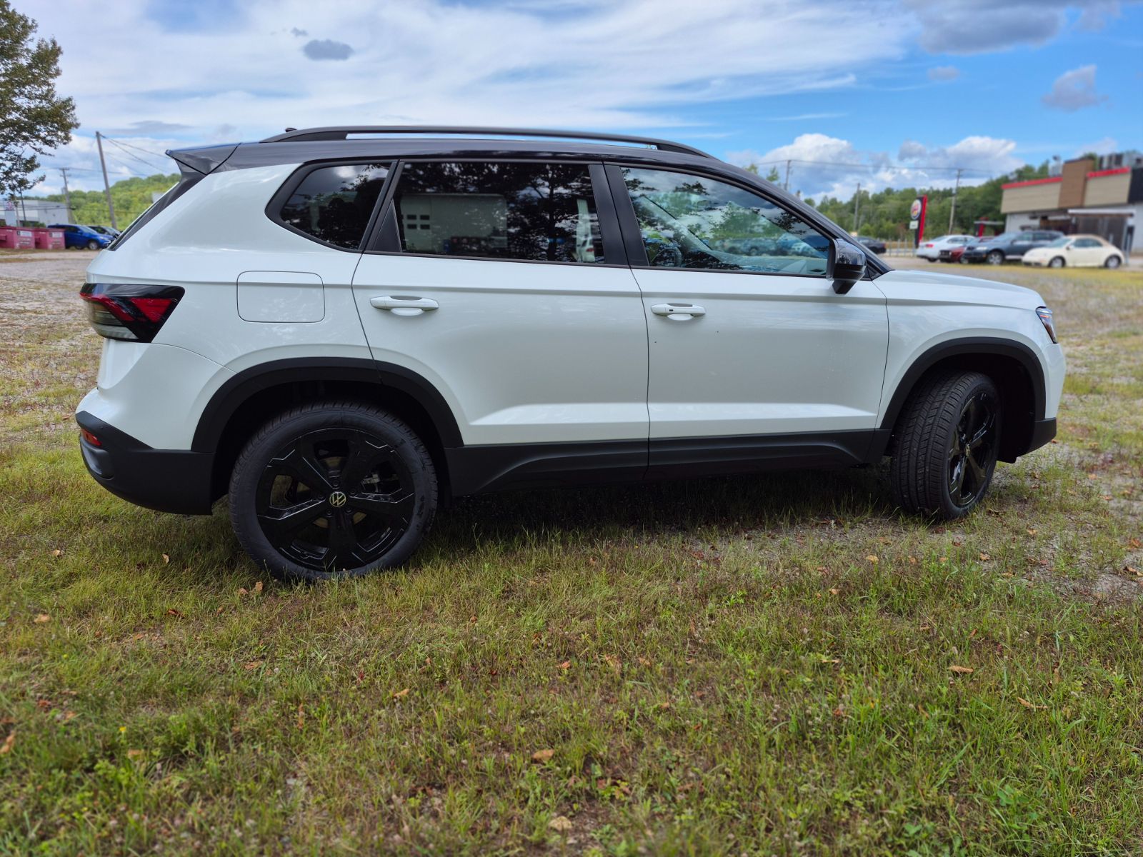 2026 Volkswagen Taos Comfortline Black Edition