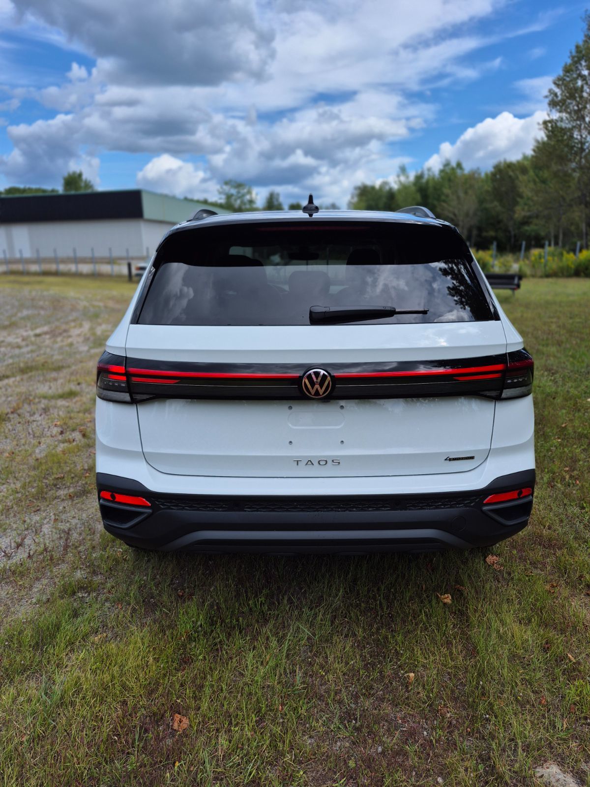 2026 Volkswagen Taos Comfortline Black Edition