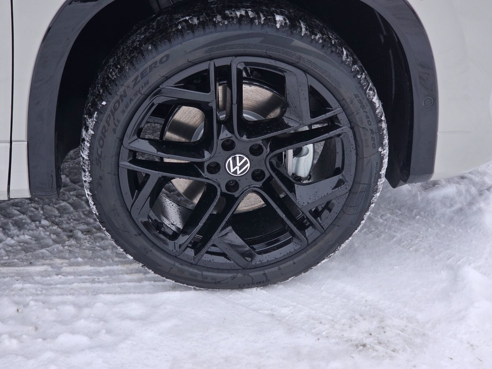 2026 Volkswagen Tiguan Comfortline R-Line Black Edition Tiguan Black Edition: when the road bows down