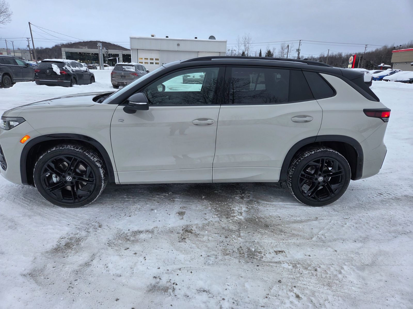 2026 Volkswagen Tiguan Comfortline R-Line Black Edition Tiguan Black Edition: when the road bows down