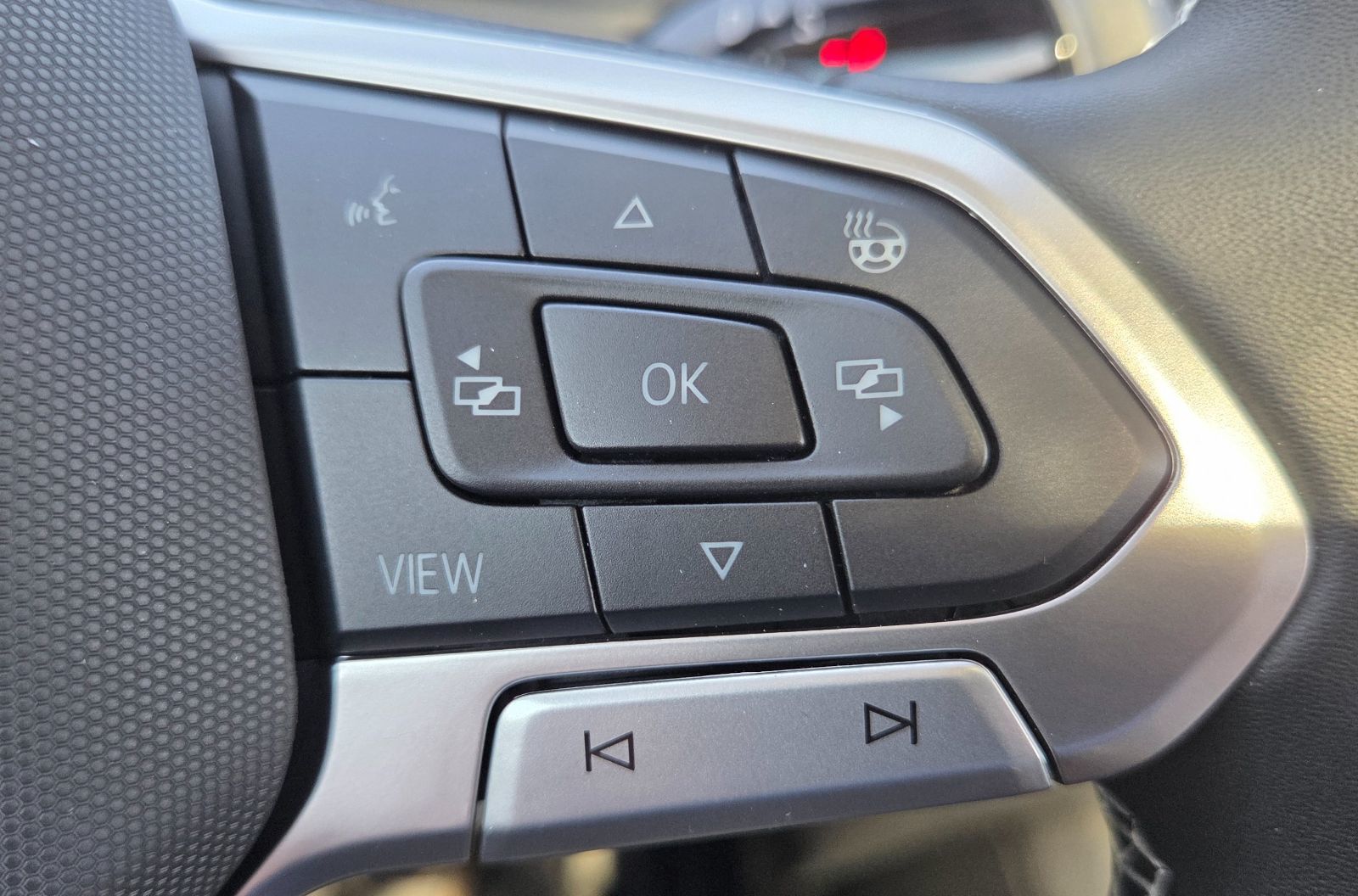 Photo 2026 Volkswagen Tiguan Comfortline 4MOTION #8