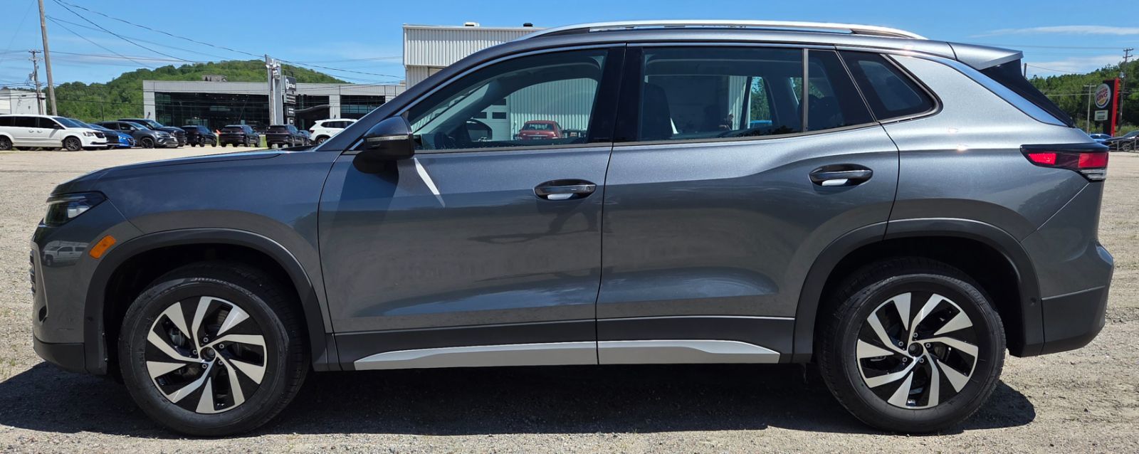 Photo 2026 Volkswagen Tiguan Trendline 4MOTION #3