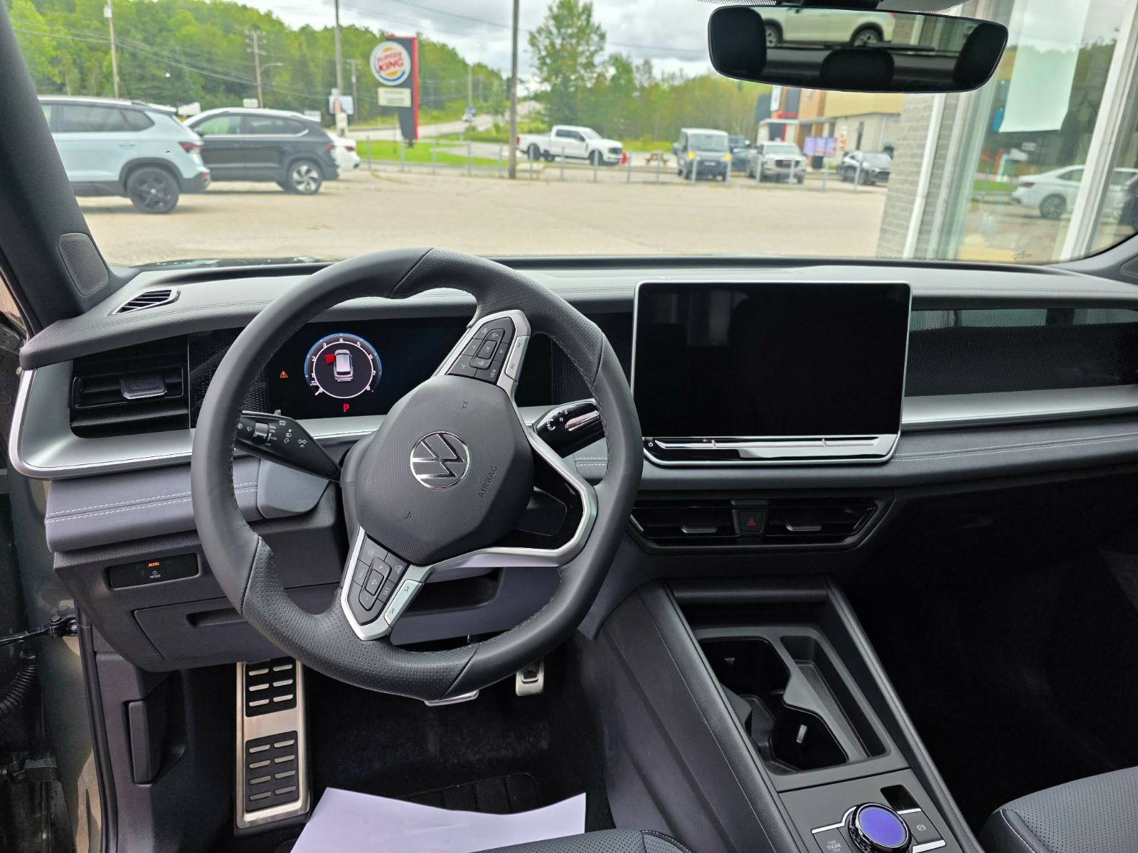 Photo 2026 Volkswagen Tiguan Comfortline R-Line Black Edition 4MOTION #4