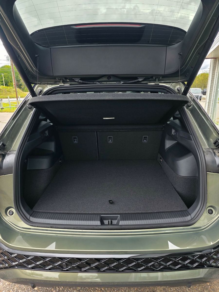 Photo 2026 Volkswagen Tiguan Comfortline R-Line Black Edition 4MOTION #5