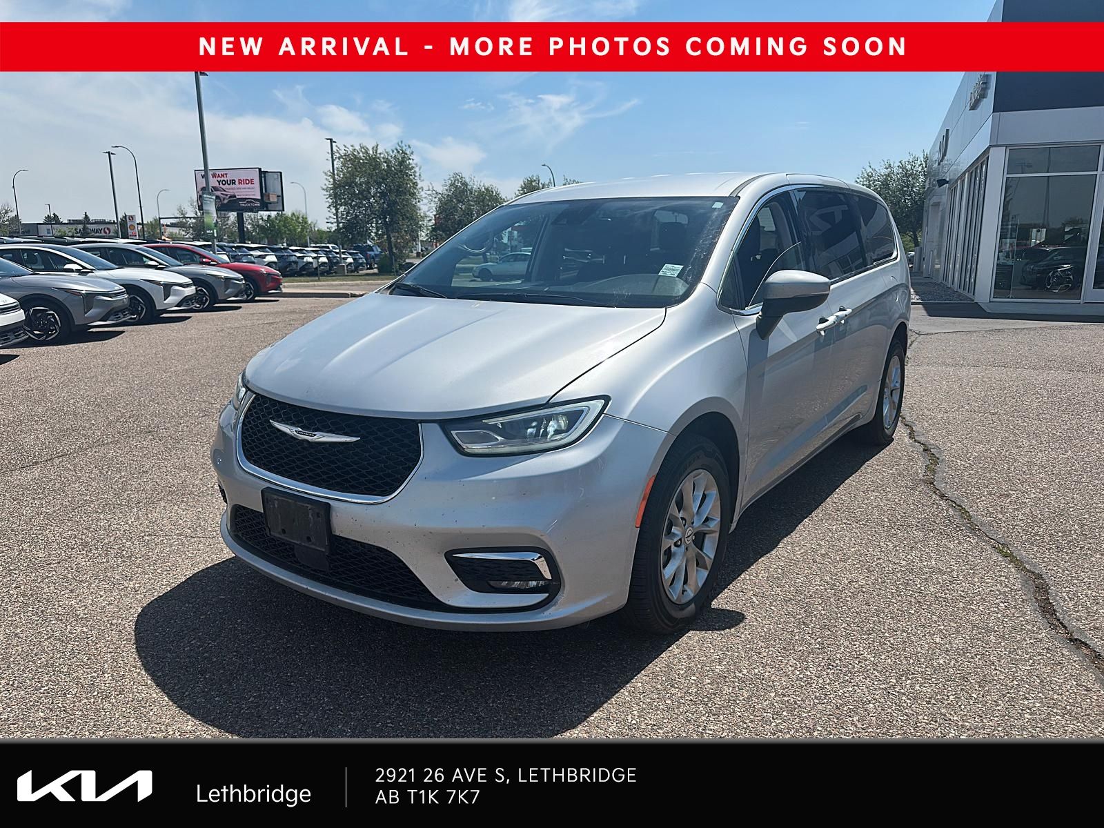 2023 Chrysler Pacifica Touring-L