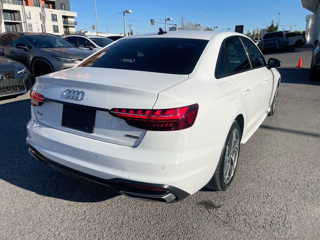 Audi A4 Sedan  2021 à Laval, Québec