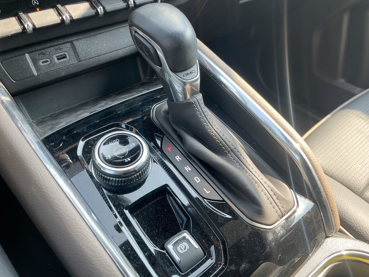 2024 GMC Canyon in Laval, Quebec