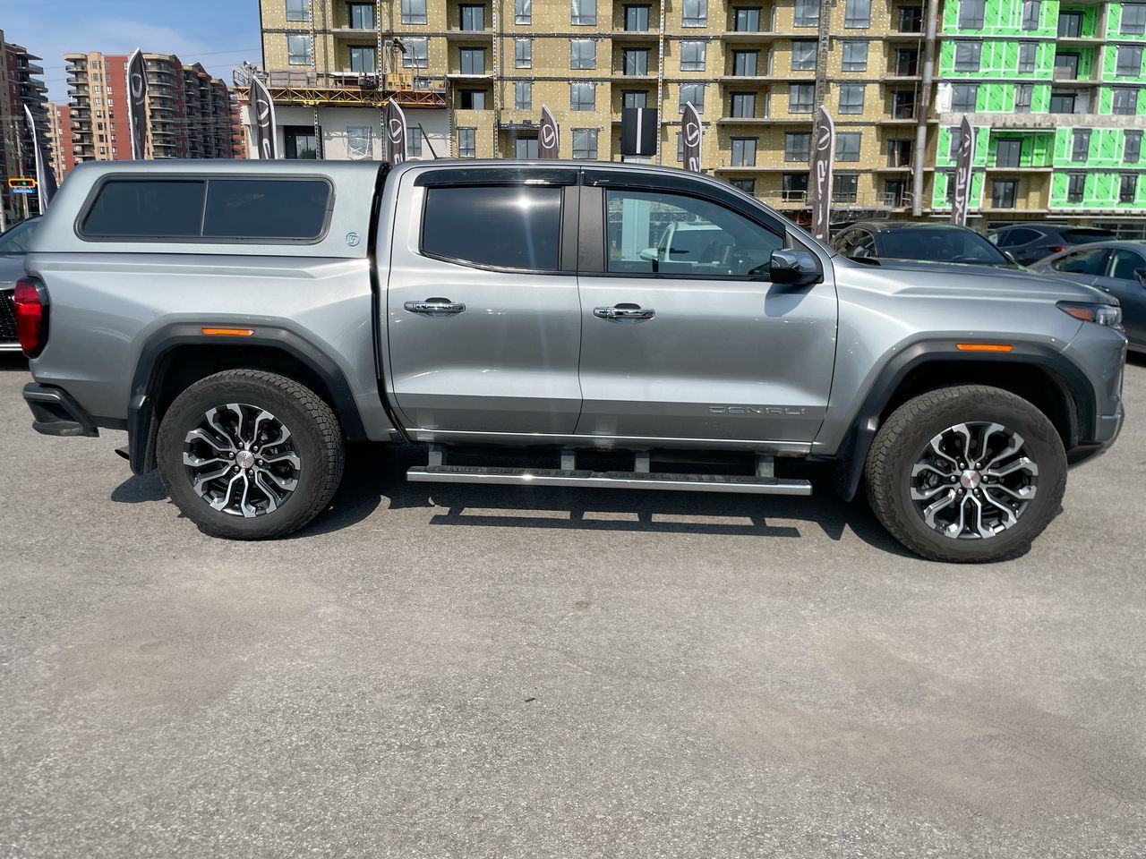 2024 GMC Canyon in Laval, Quebec