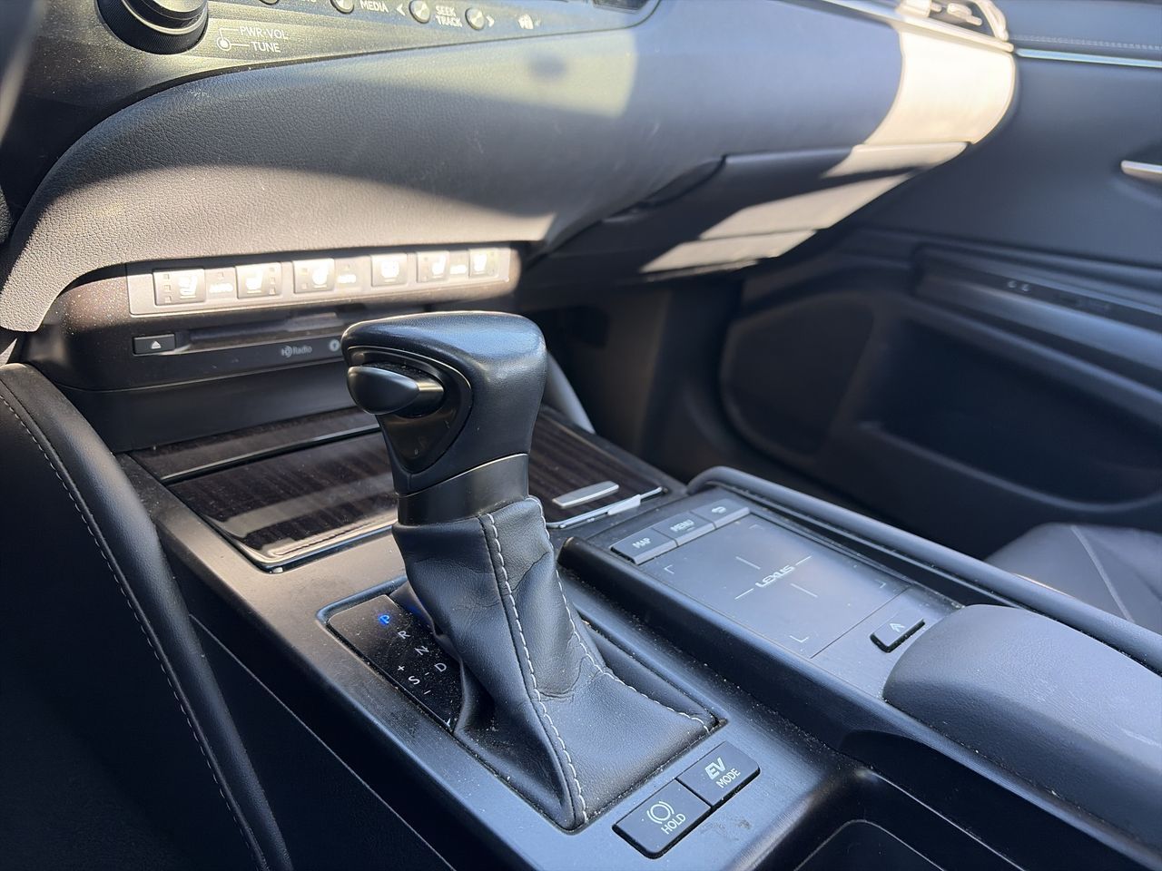 2019 Lexus ES 300h
