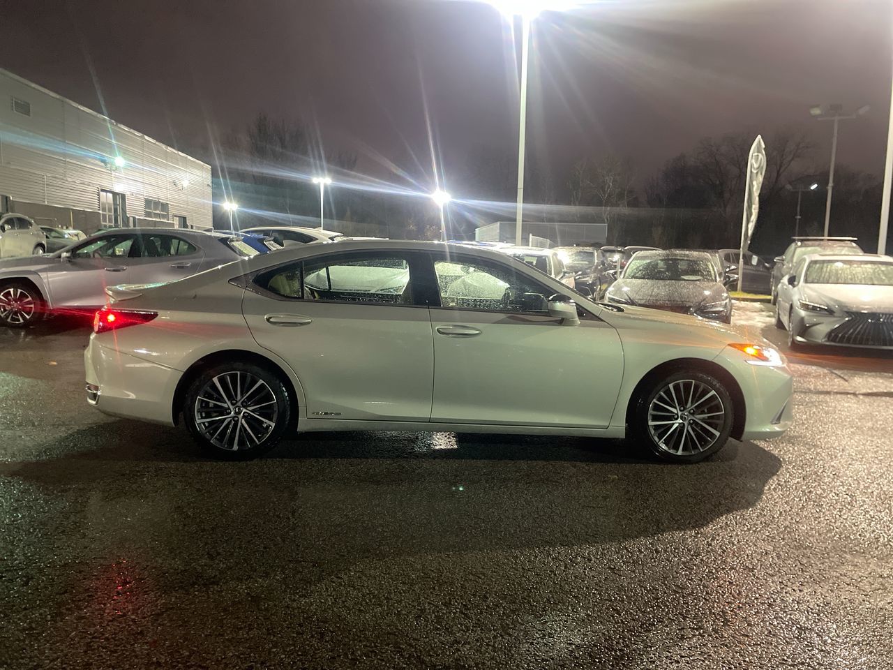 2022 Lexus ES 300h in Laval, Quebec