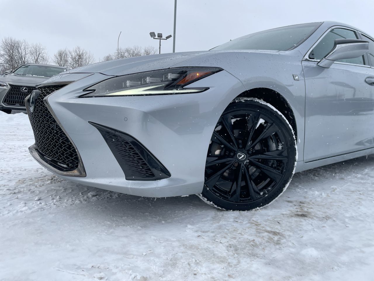 2023 Lexus ES 300h