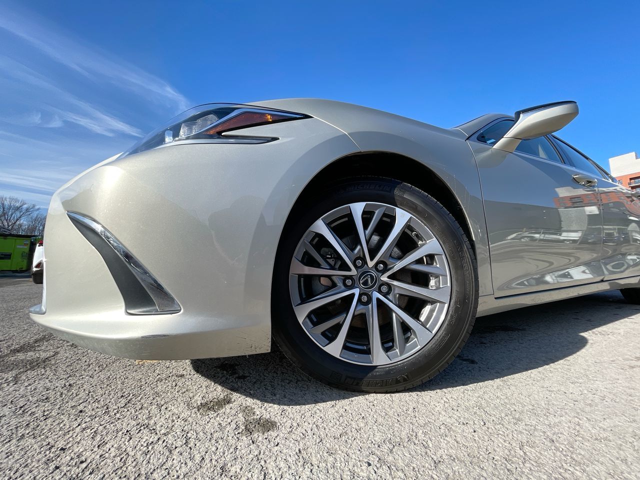 Lexus ES 300h  2023