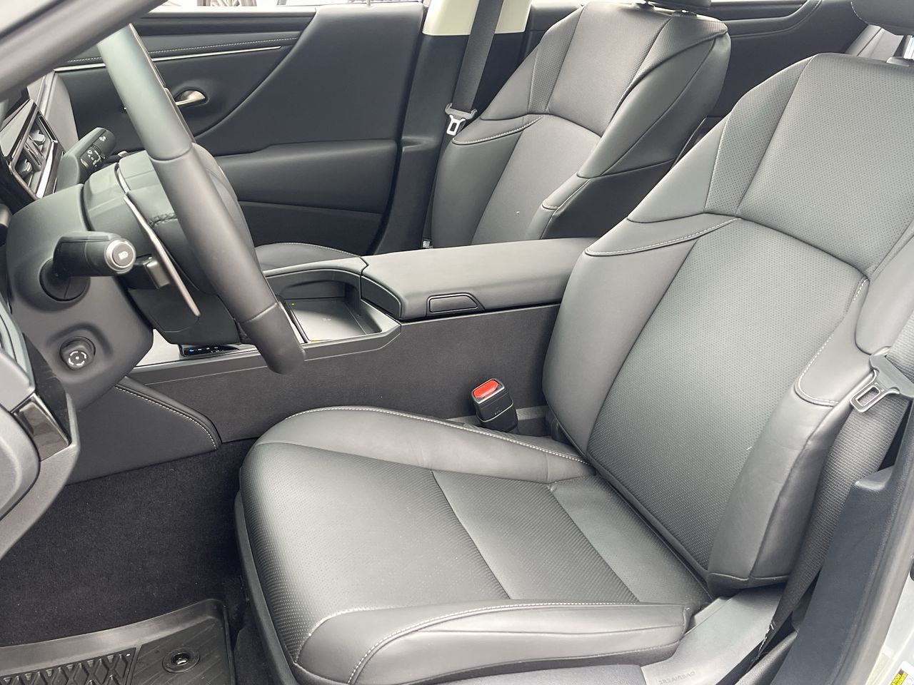 2024 Lexus ES 300h in Laval, Quebec