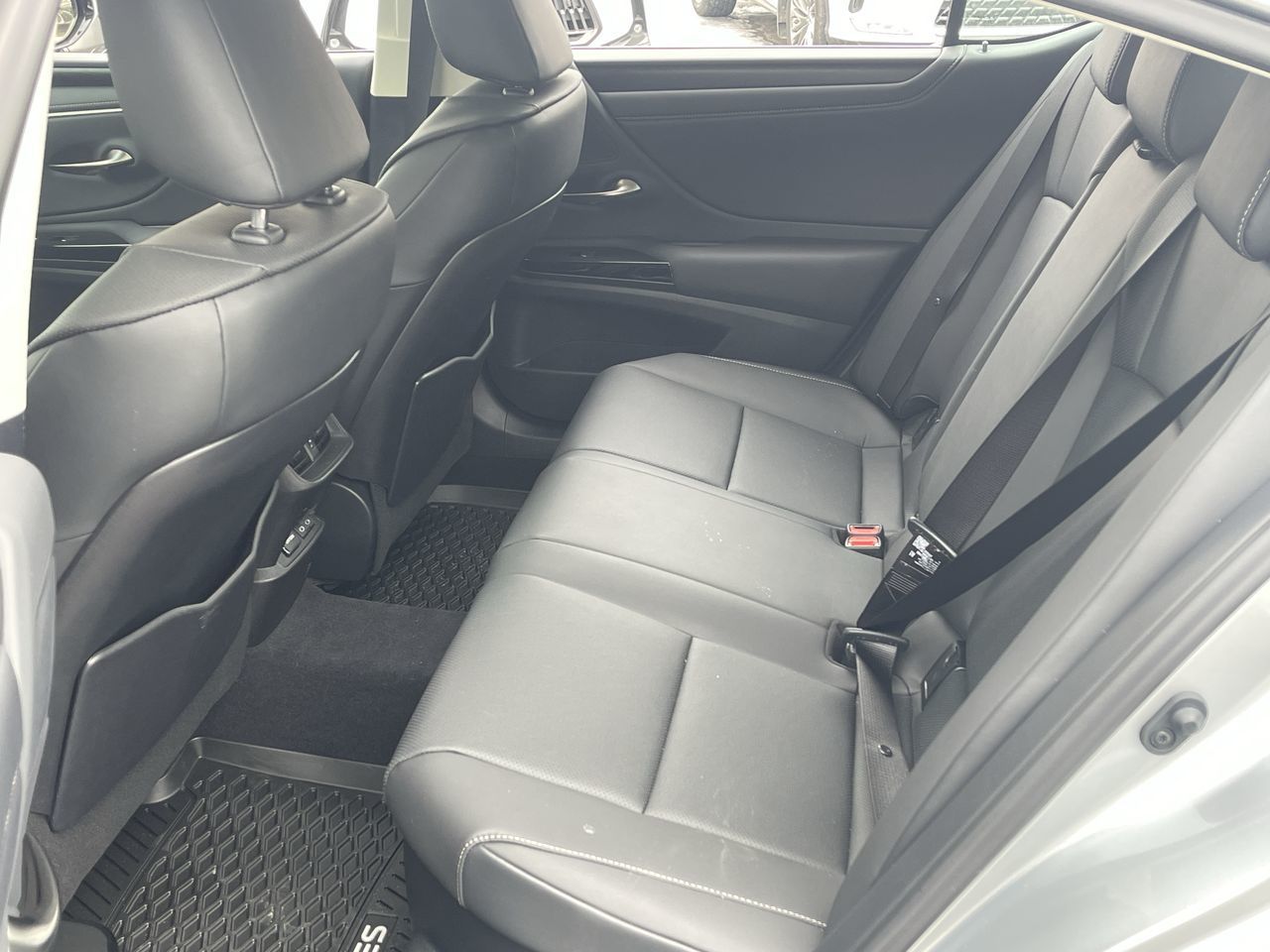 2024 Lexus ES 300h in Laval, Quebec
