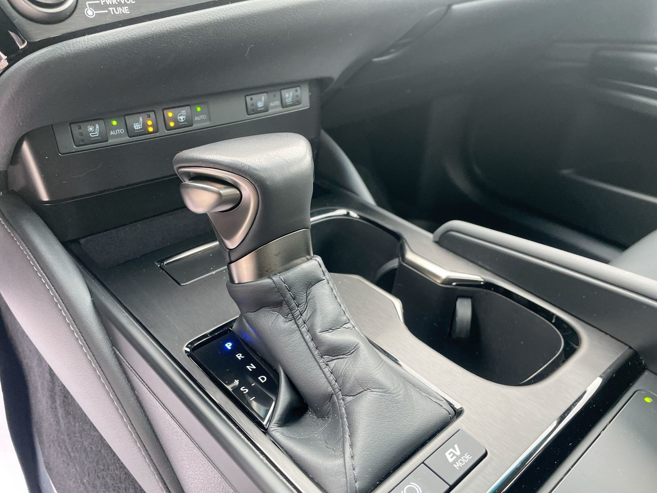 2024 Lexus ES 300h in Laval, Quebec