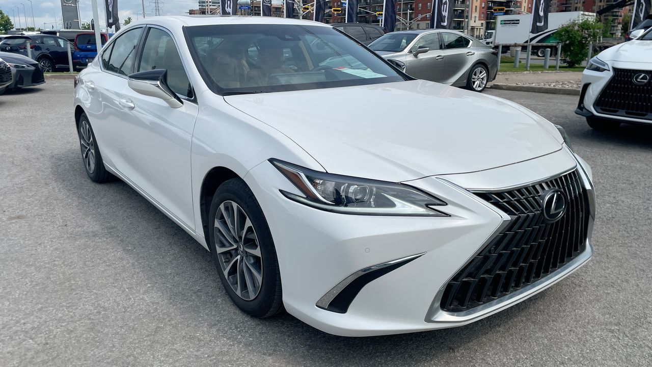 2024 Lexus ES 300h in Laval, Quebec