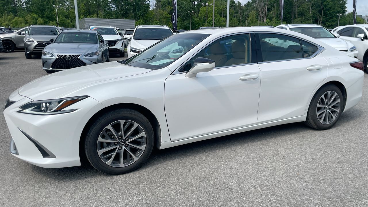 2024 Lexus ES 300h in Laval, Quebec