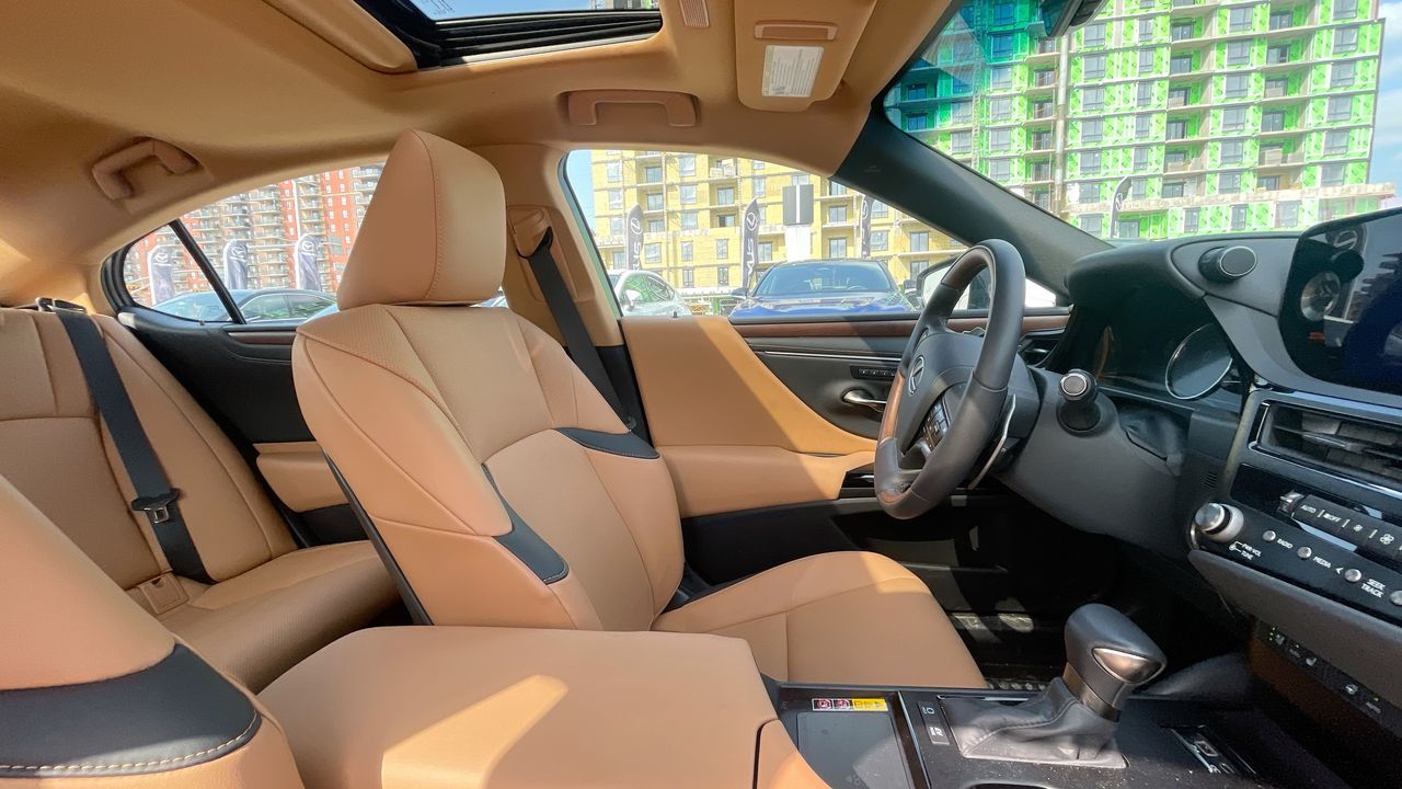 2024 Lexus ES 300h in Laval, Quebec