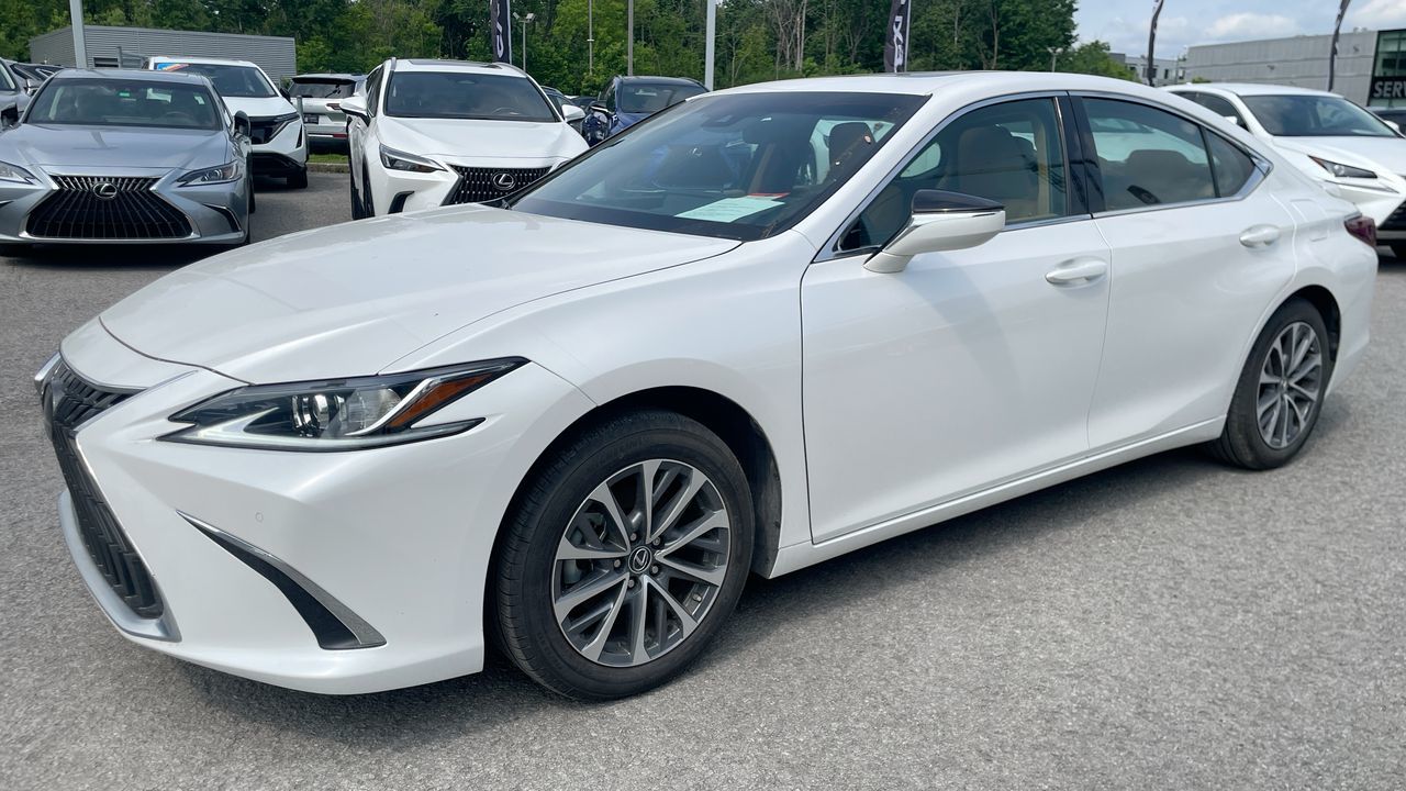 2024 Lexus ES 300h in Laval, Quebec