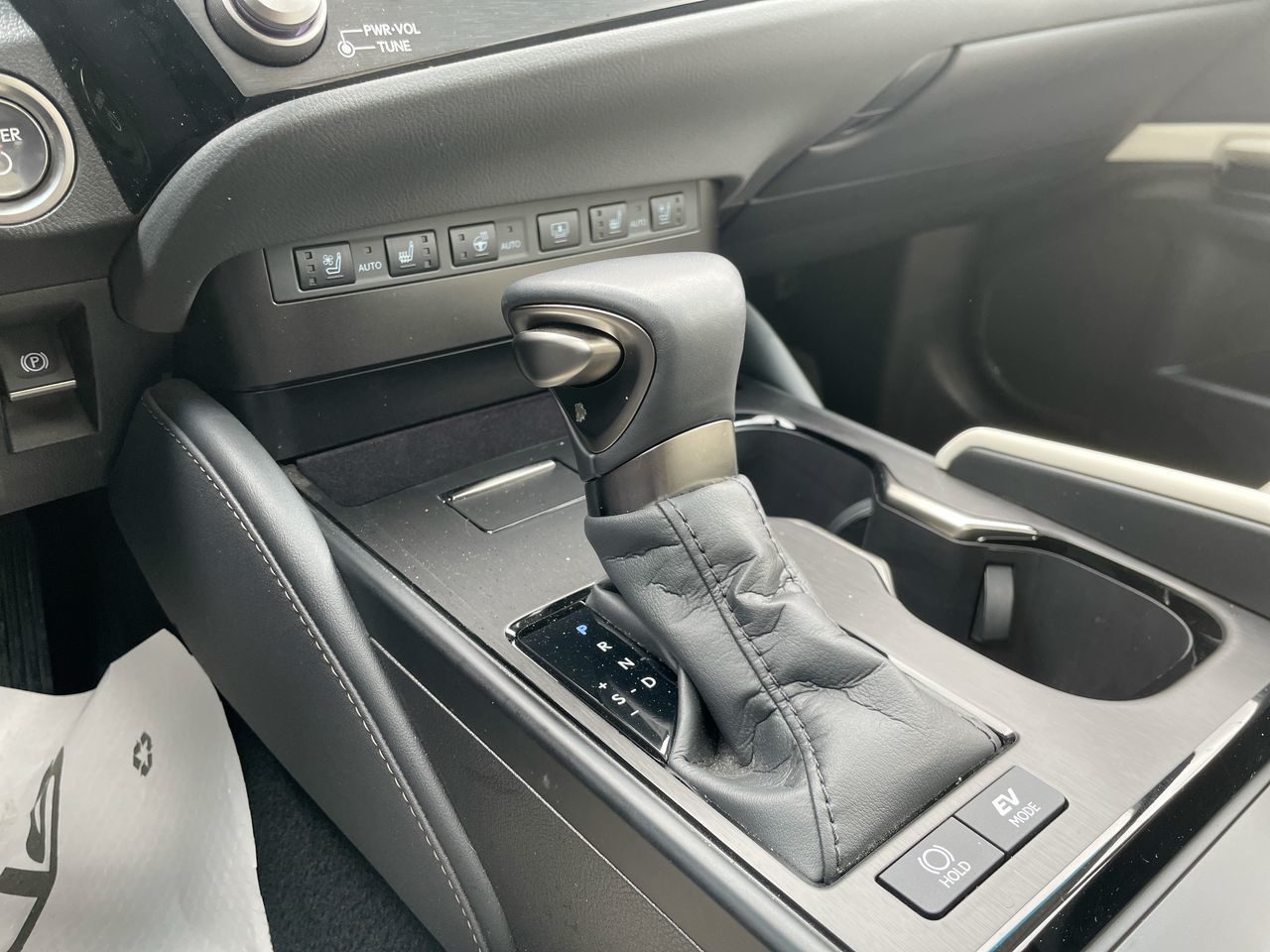 2024 Lexus ES 300h in Laval, Quebec