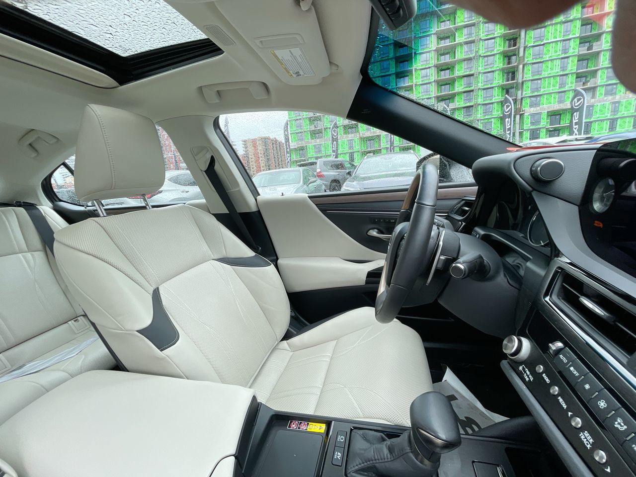 2024 Lexus ES 300h in Laval, Quebec