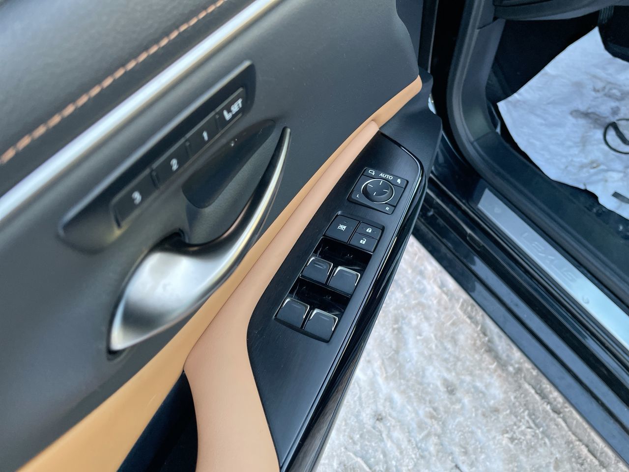 Lexus ES 300h  2025 à Laval, Québec