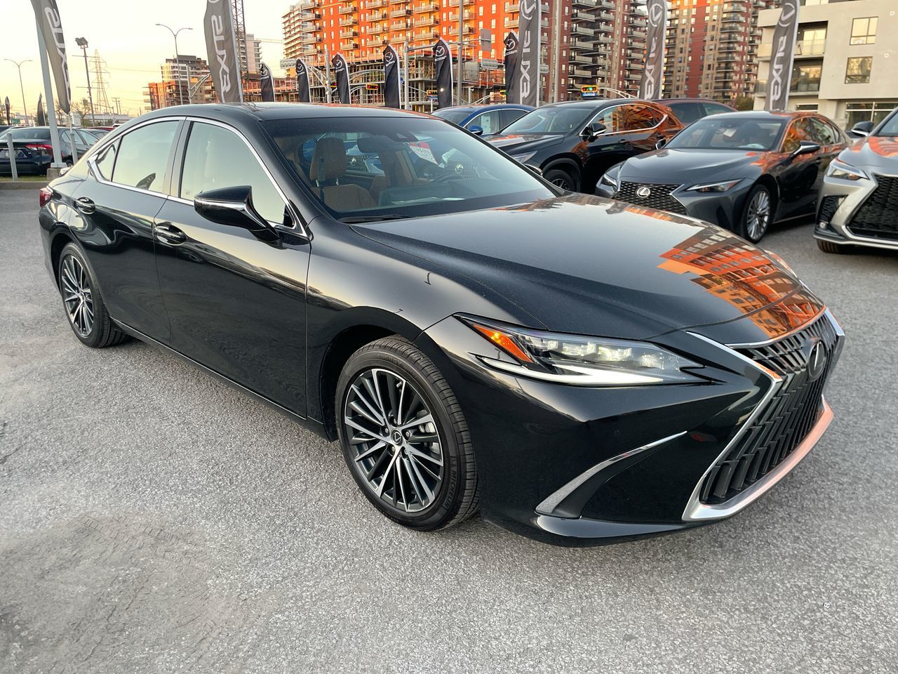 2024 Lexus ES 300h