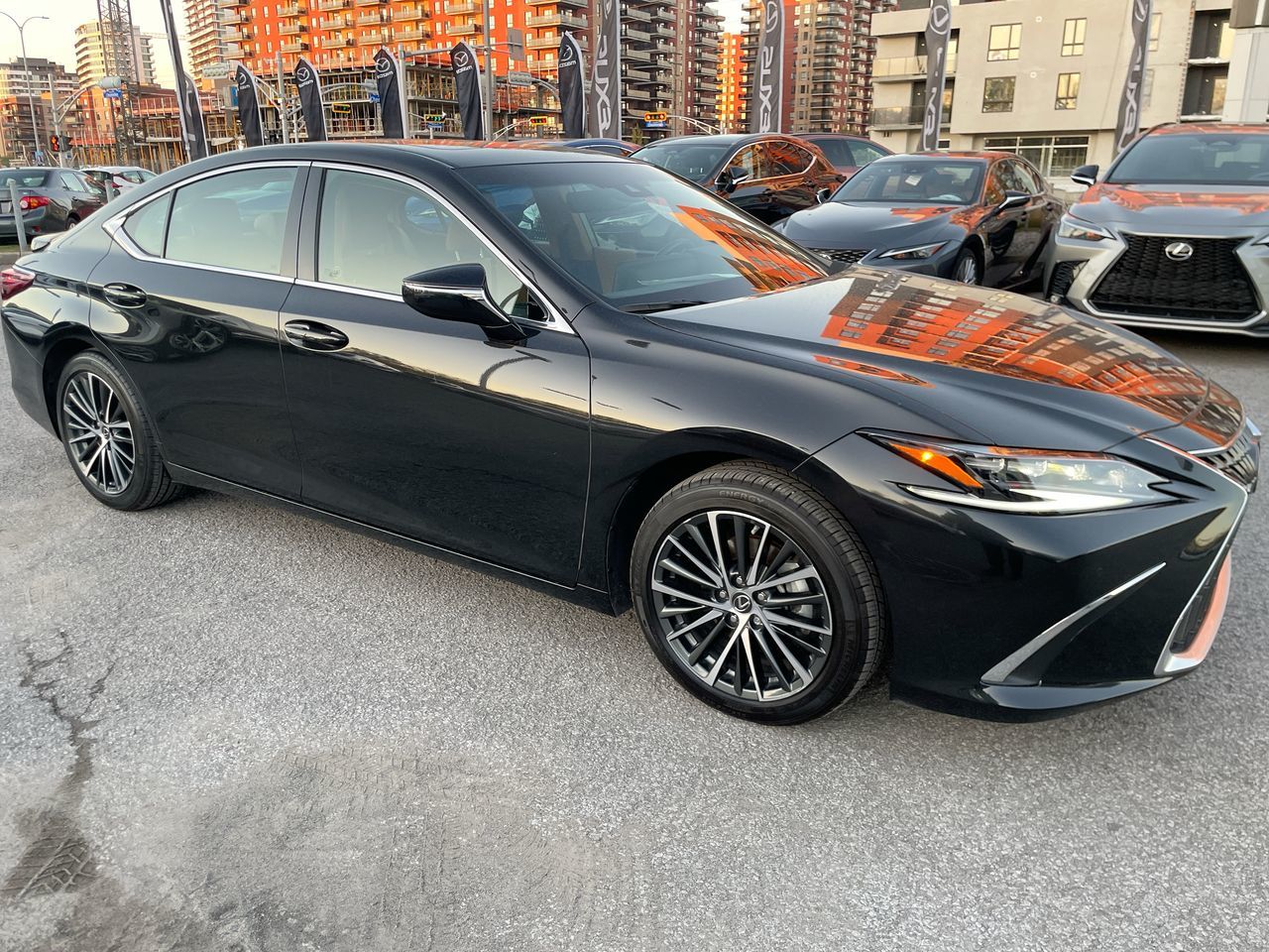 2024 Lexus ES 300h