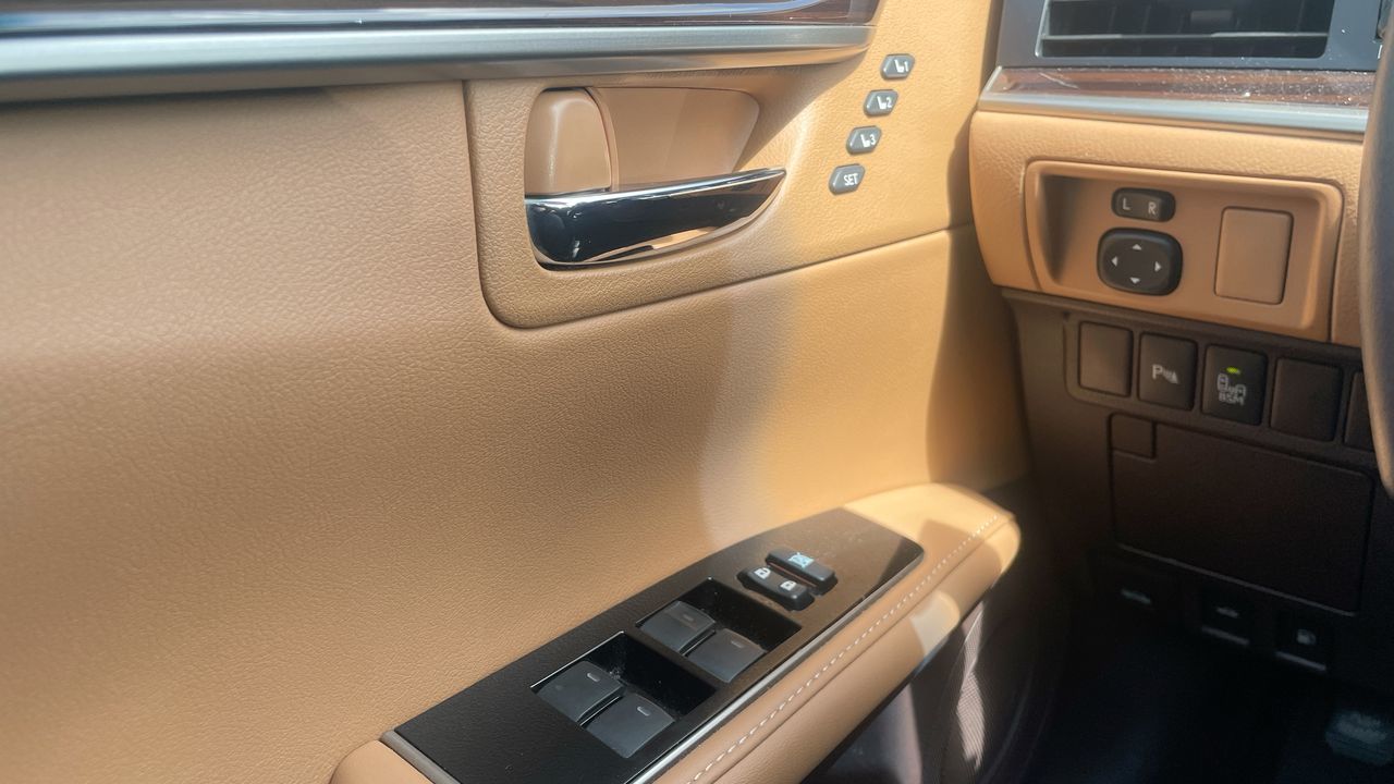 2016 Lexus ES 350 in Laval, Quebec
