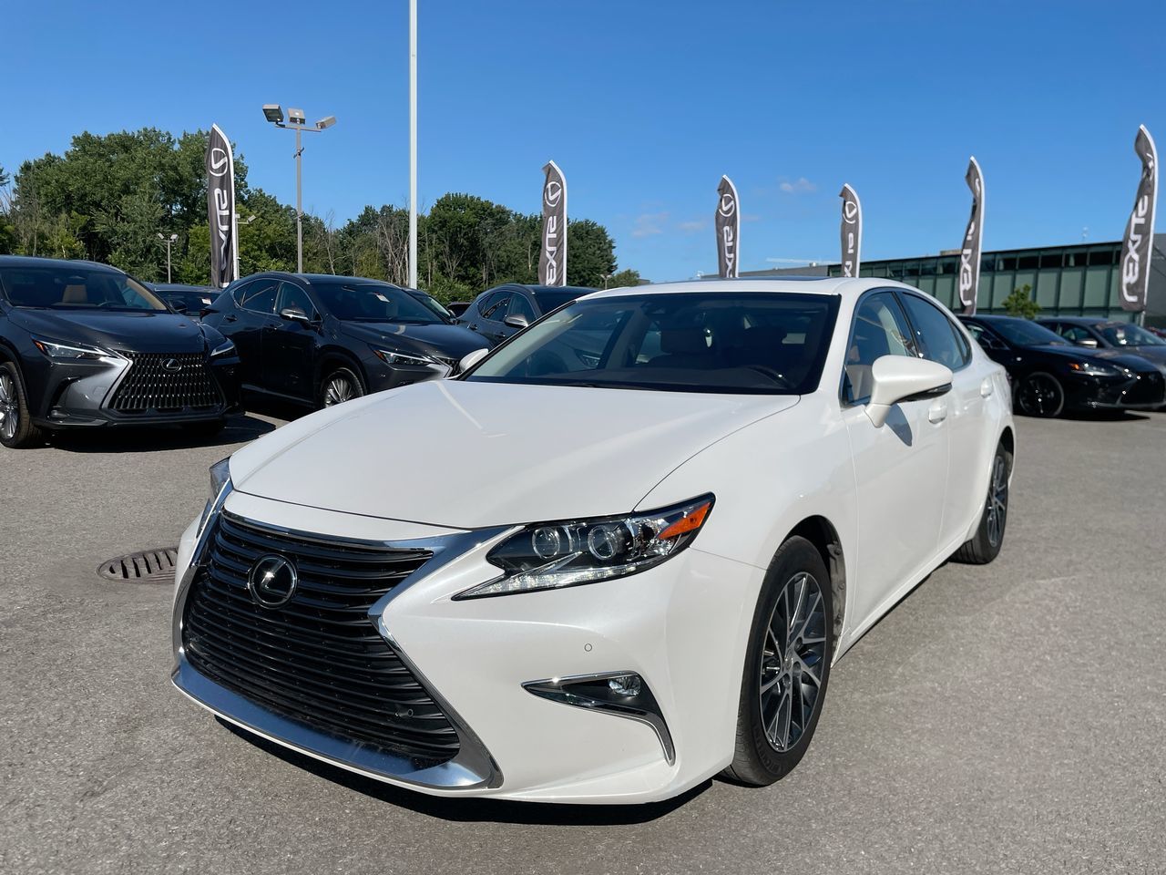 2017 Lexus ES 350 in Laval, Quebec