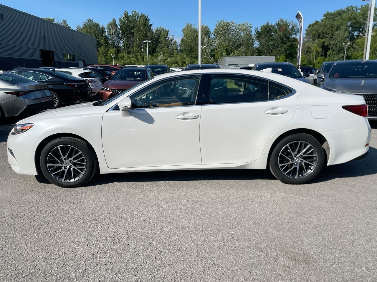 2017 Lexus ES 350 in Laval, Quebec