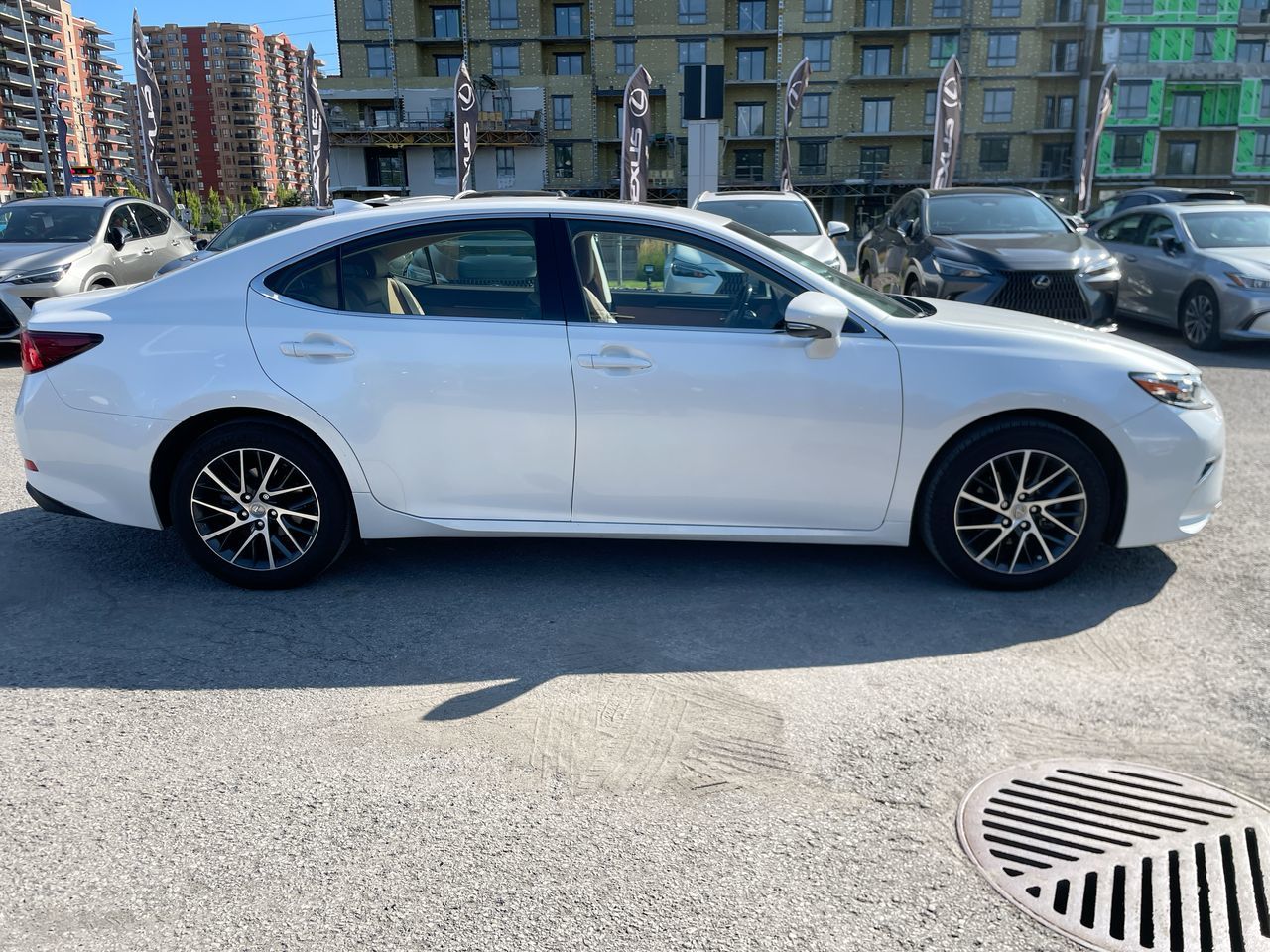 2017 Lexus ES 350 in Laval, Quebec