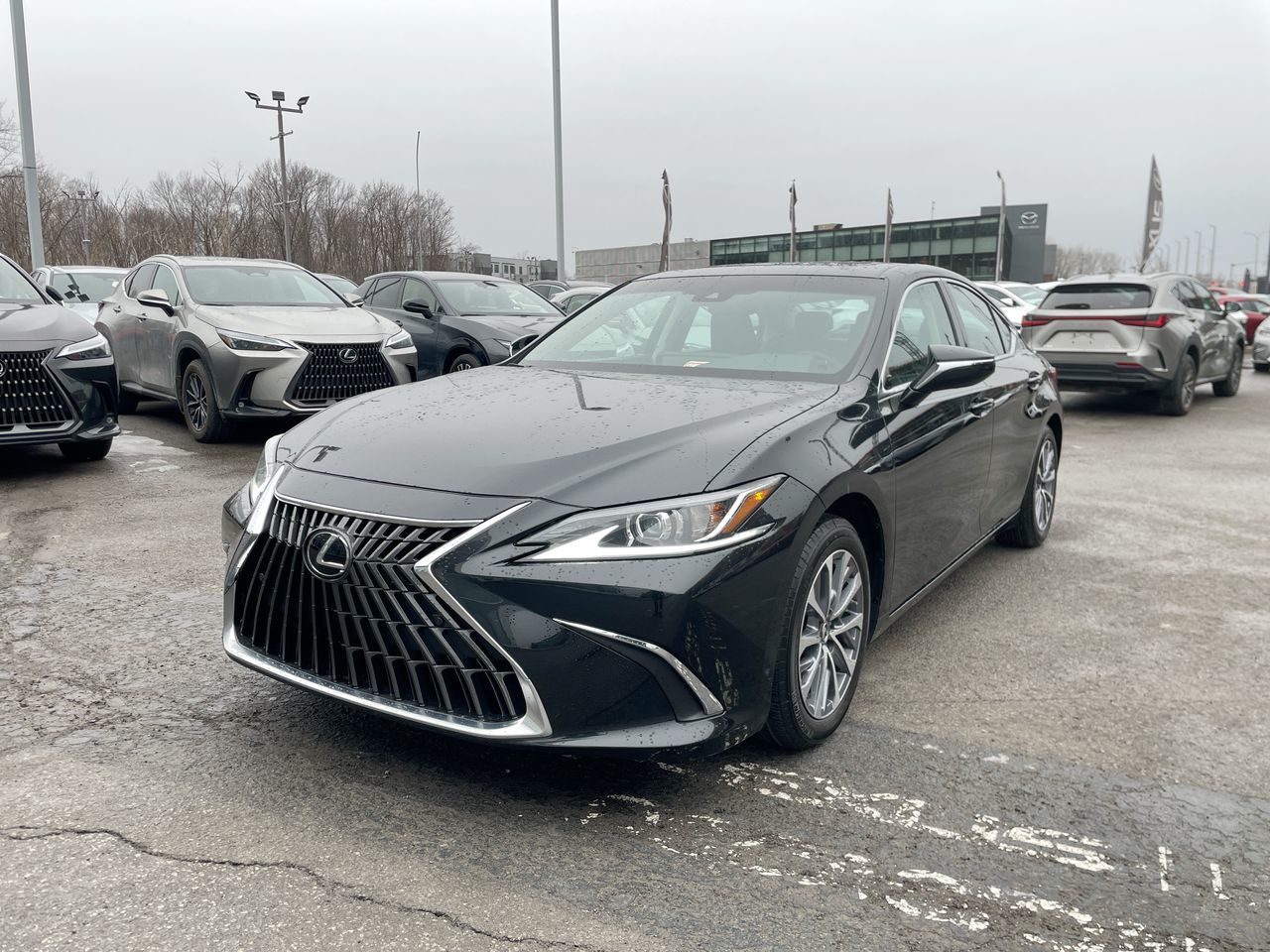 2025 Lexus ES Hybrid in Laval, Quebec