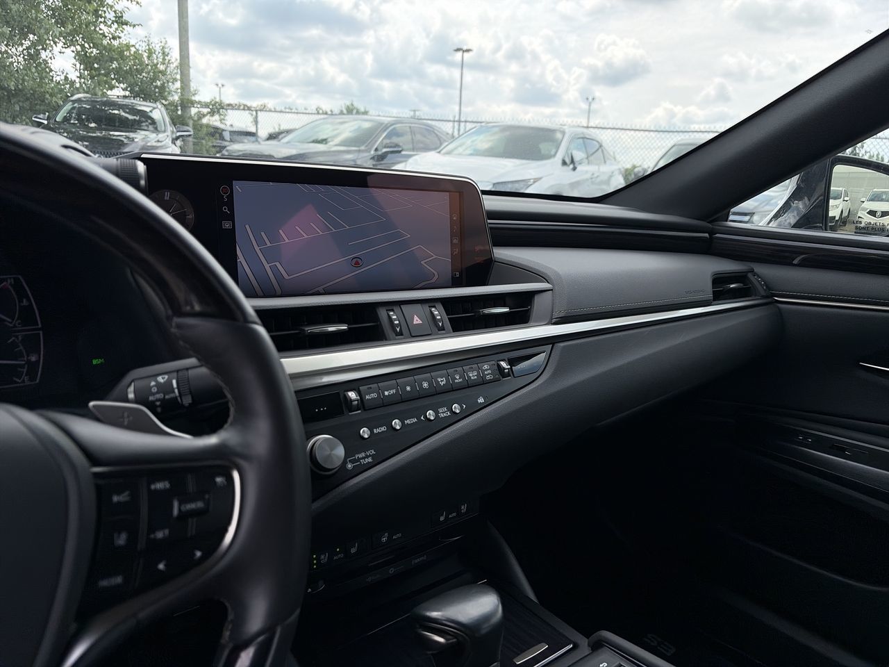 Lexus ES  2021