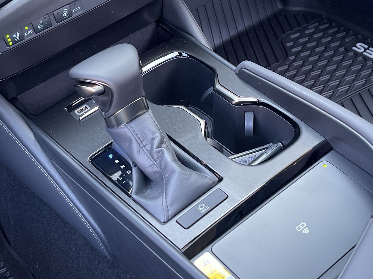 2024 Lexus ES in Laval, Quebec