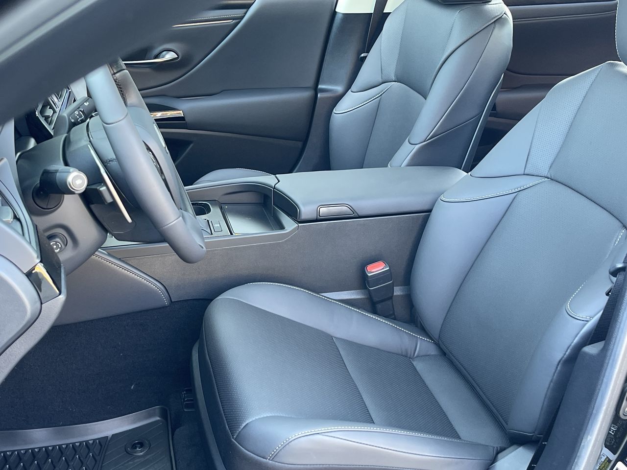 2024 Lexus ES in Laval, Quebec