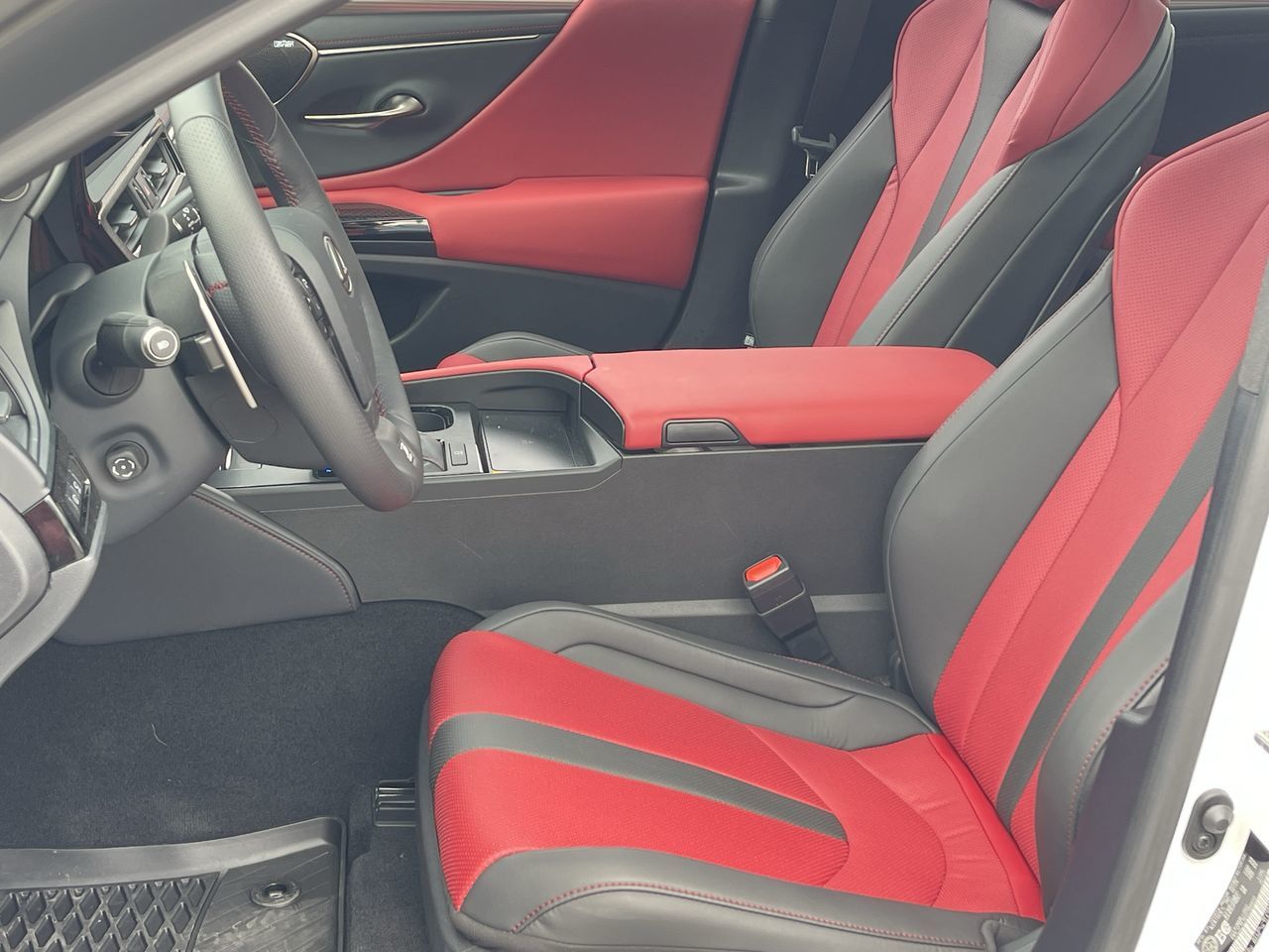 2025 Lexus ES in Laval, Quebec
