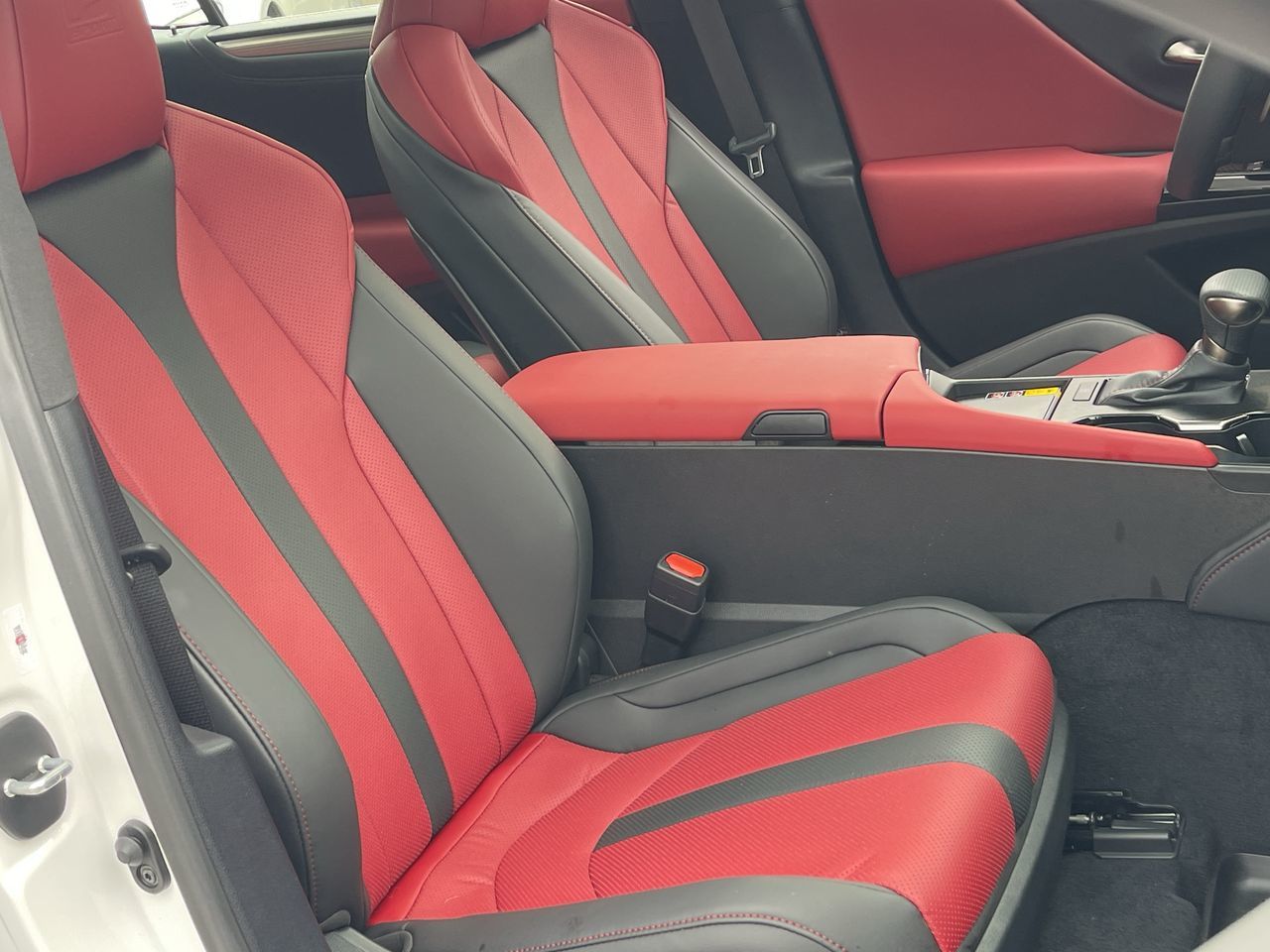 2025 Lexus ES in Laval, Quebec