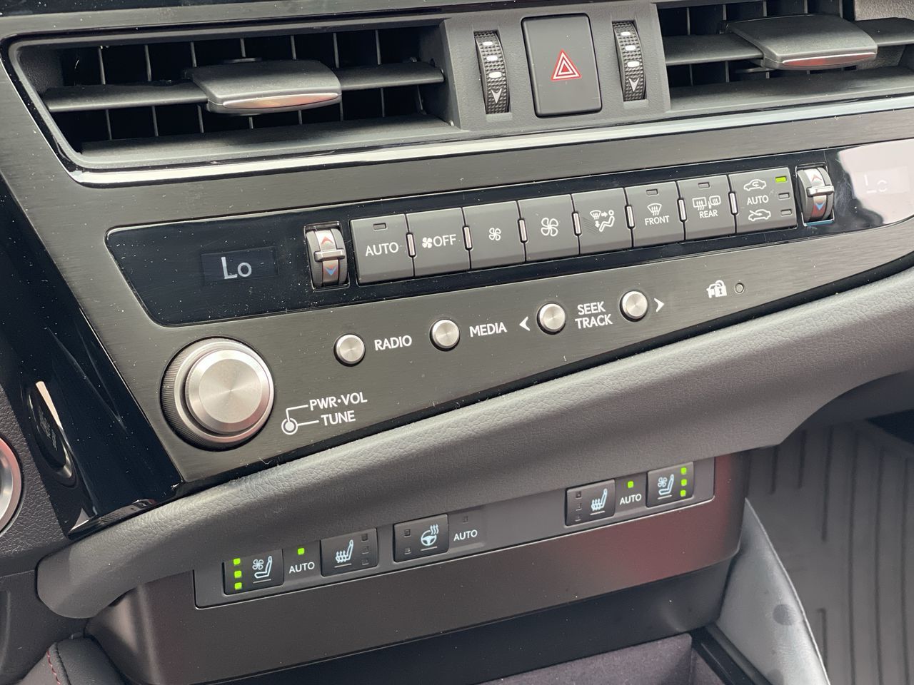 2025 Lexus ES in Laval, Quebec