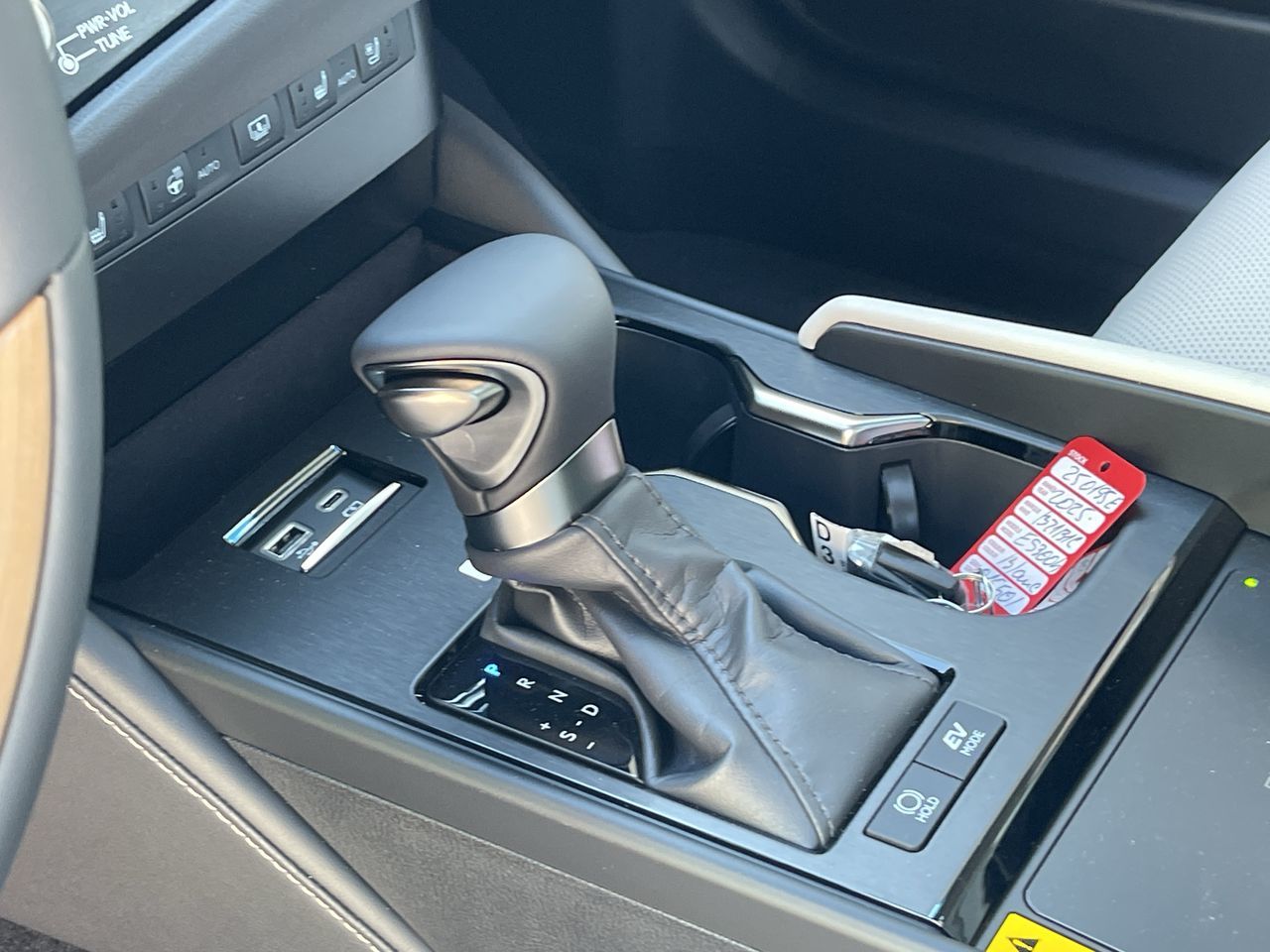 Lexus ES HYBRID  2025 à Laval, Québec