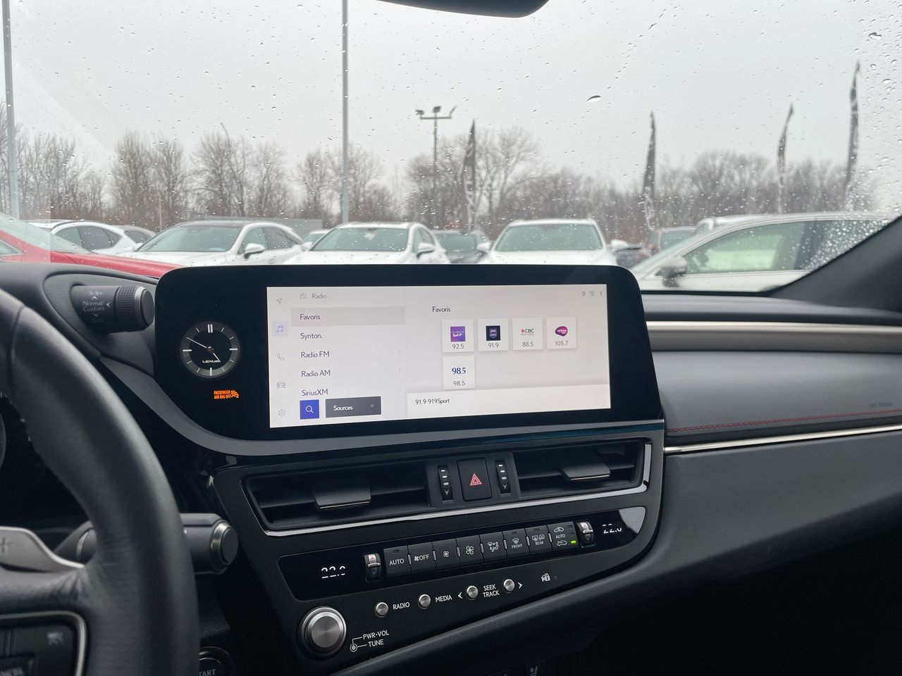 2025 Lexus ES in Laval, Quebec