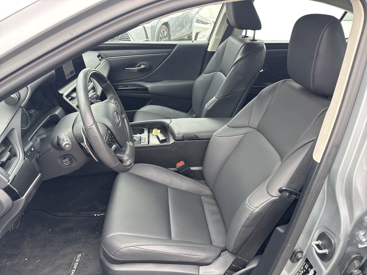 Lexus ES300h  2023