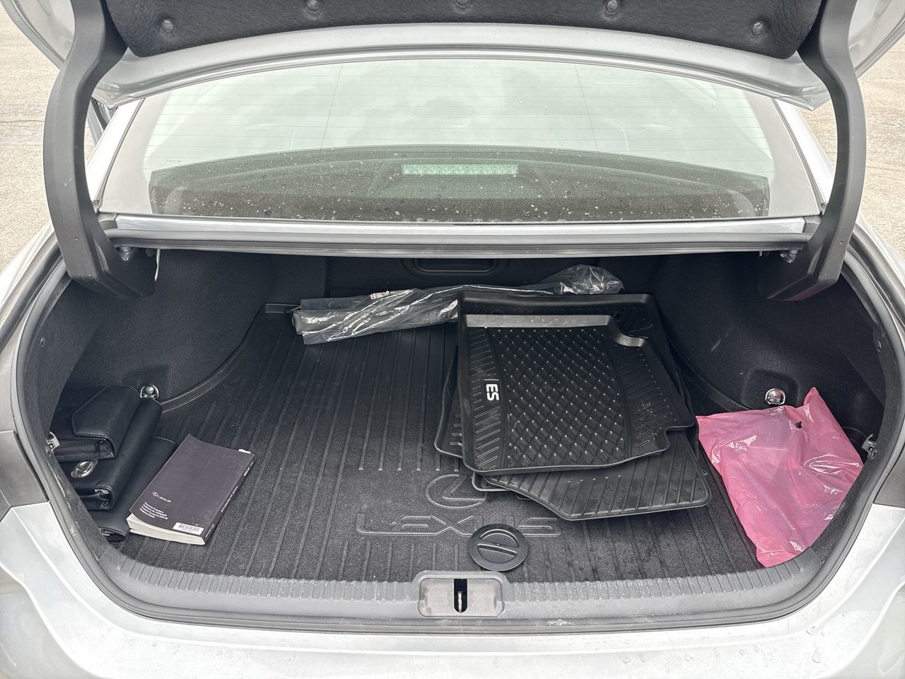 Lexus ES300h  2023