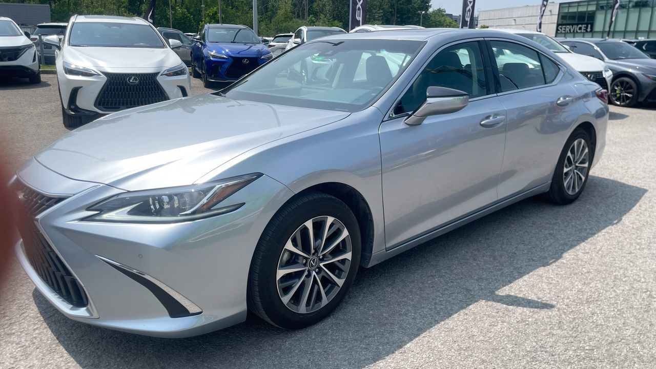 2023 Lexus ES350 in Laval, Quebec